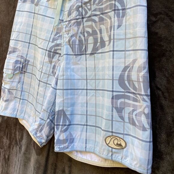 Quiksilver Edition Board Shorts - Picture 4 of 10